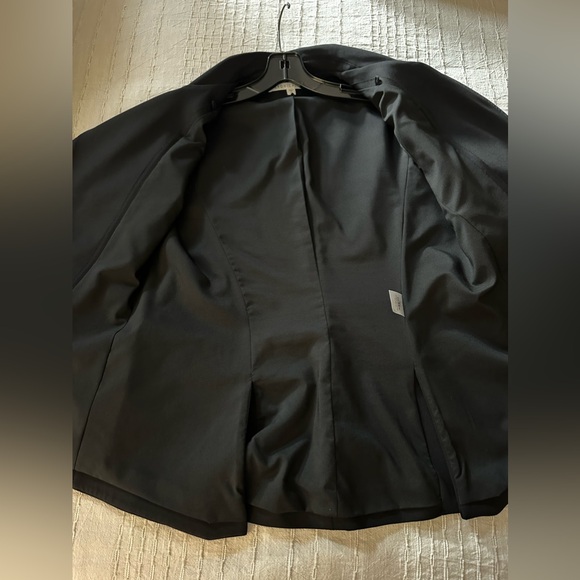 Hadley Neoprene Moto Jacket
Veronica Beard. Size 12. Excellent condition. - Picture 8 of 12